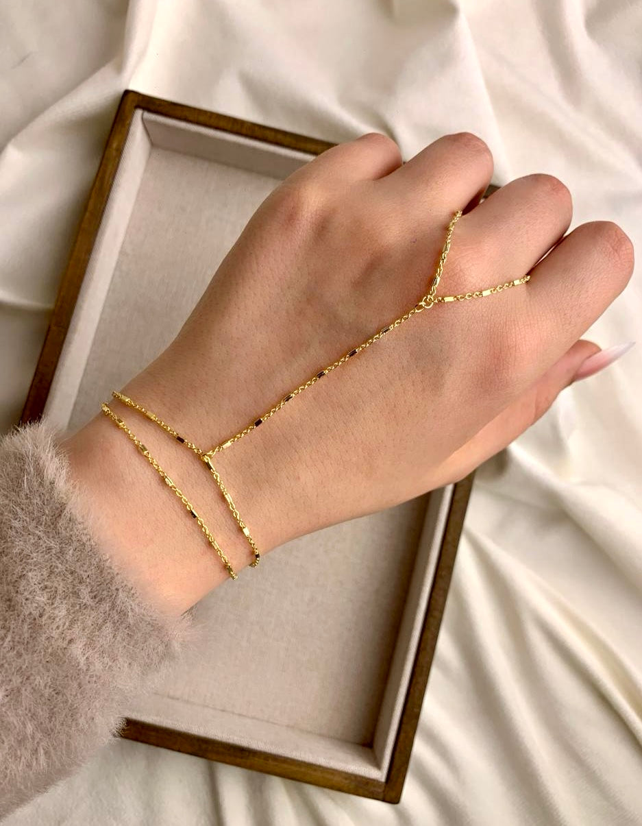 Chain Chel Hand Hand chains – YUVA