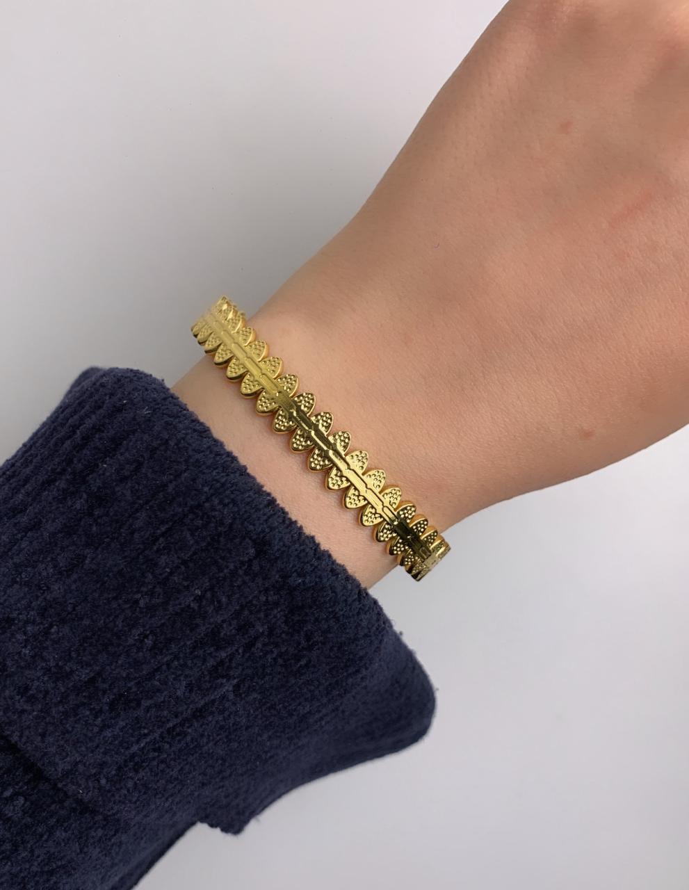 Mesh bangle