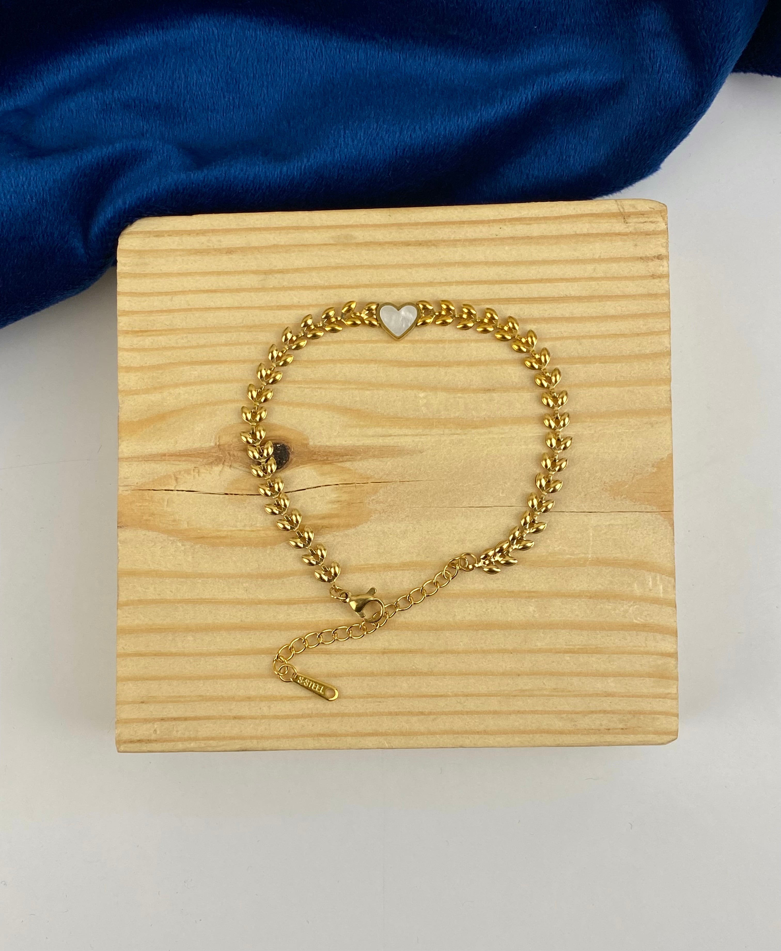 Heart gold bracelet