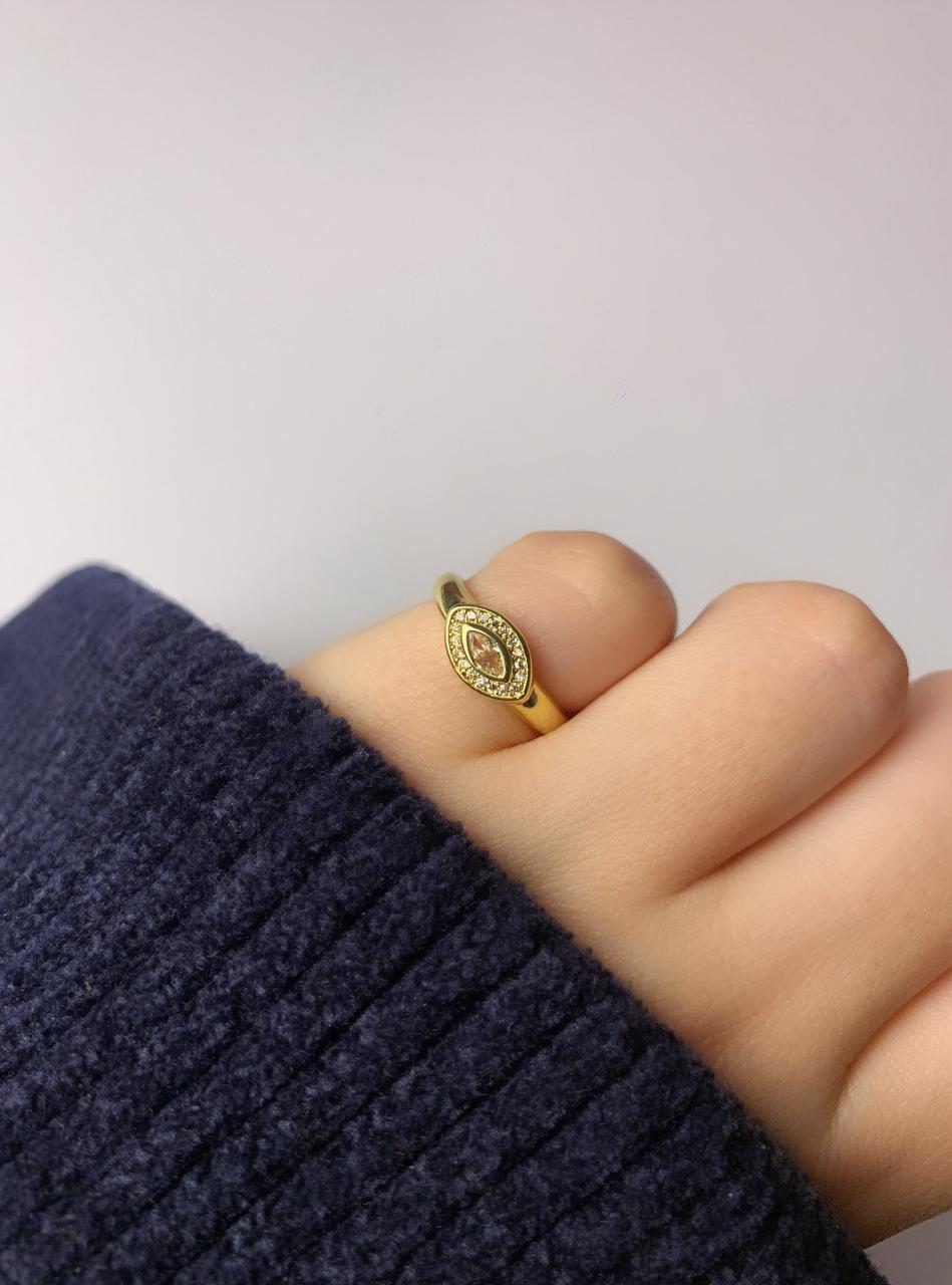 eye pinky ring