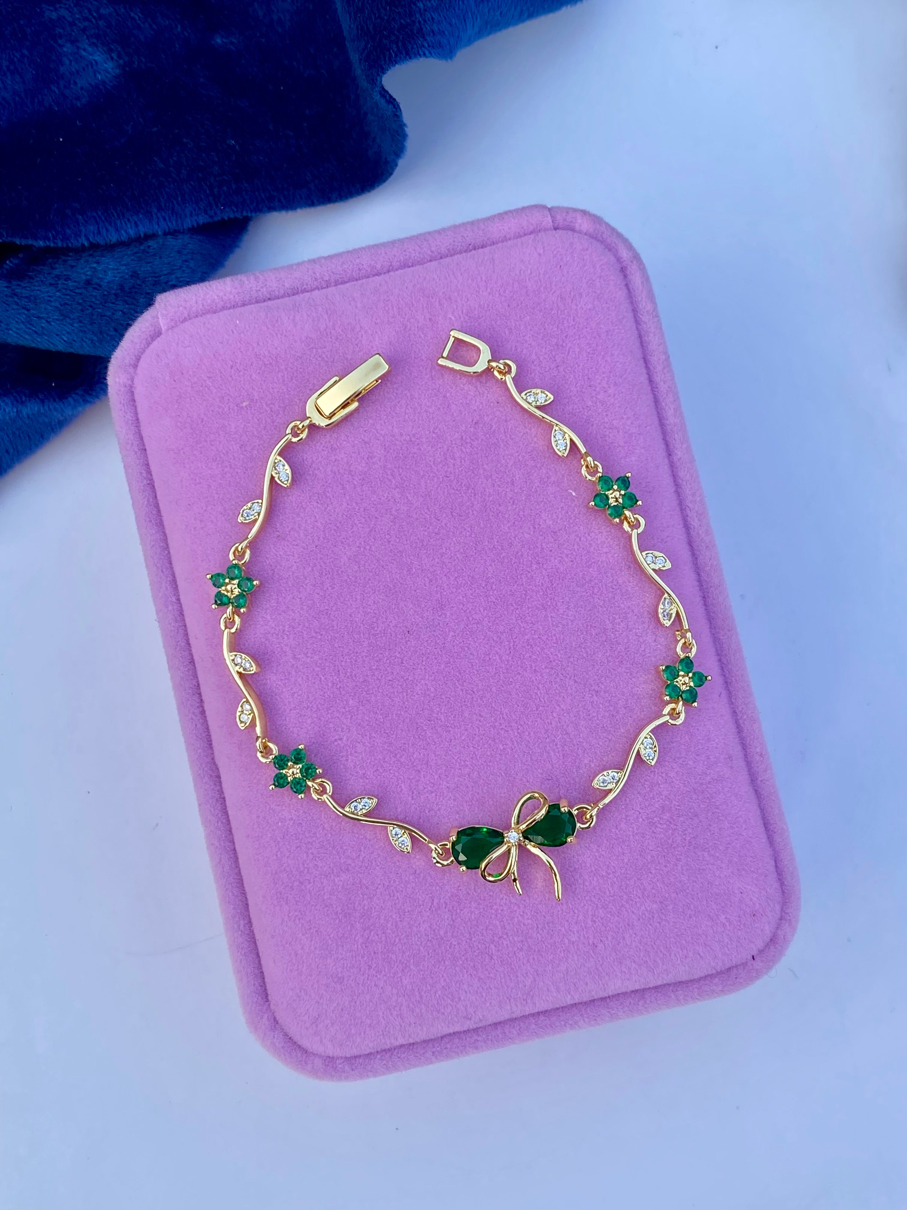 Bow bracelet