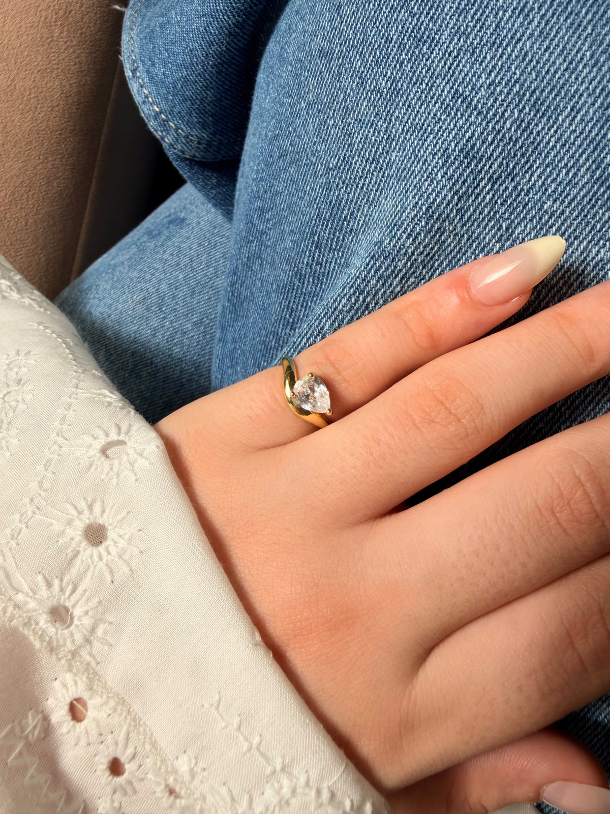 white strass pinky ring