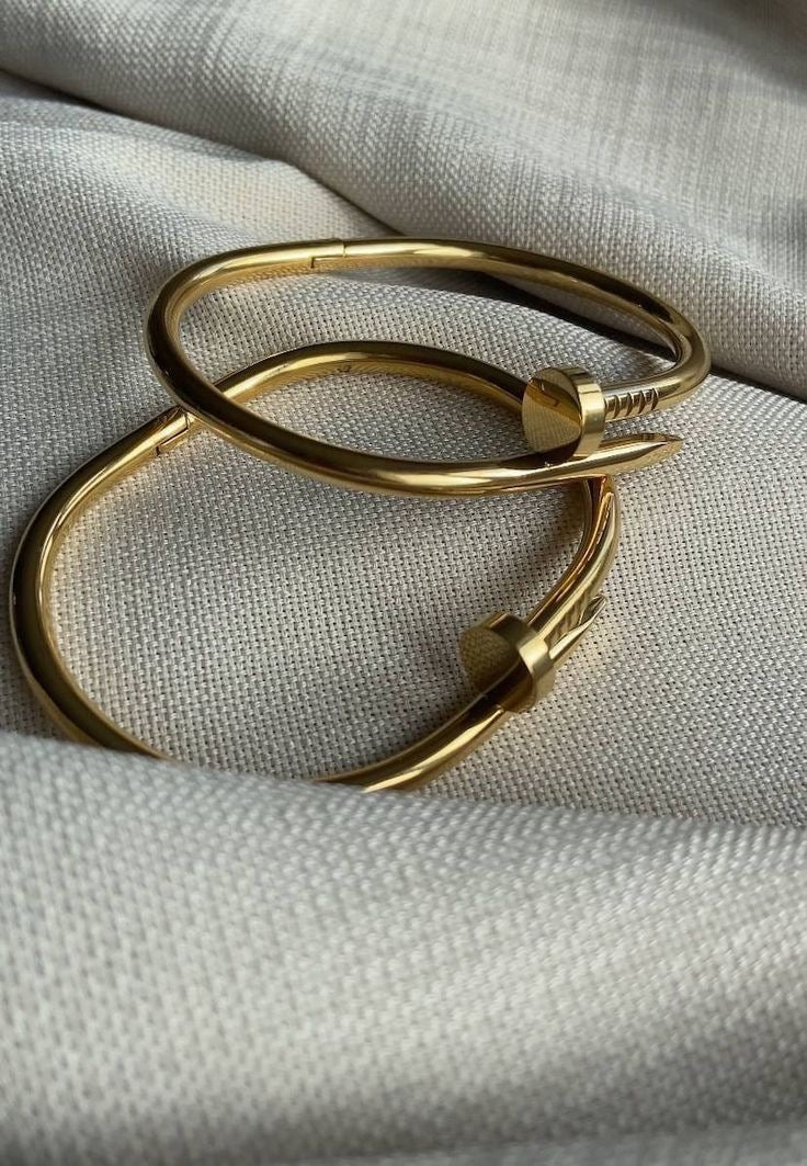 Nail bracelet