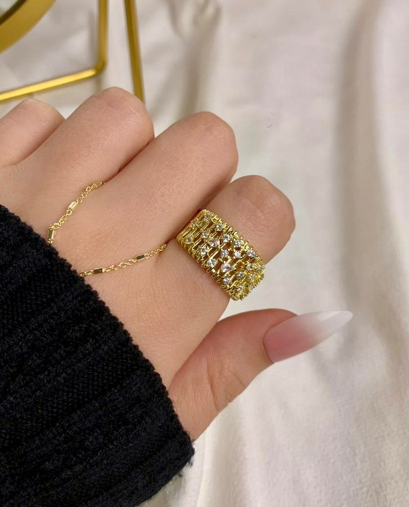 Elegant Gold Crystal Ring