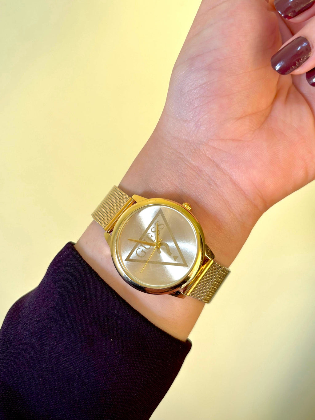 Guess circular watch