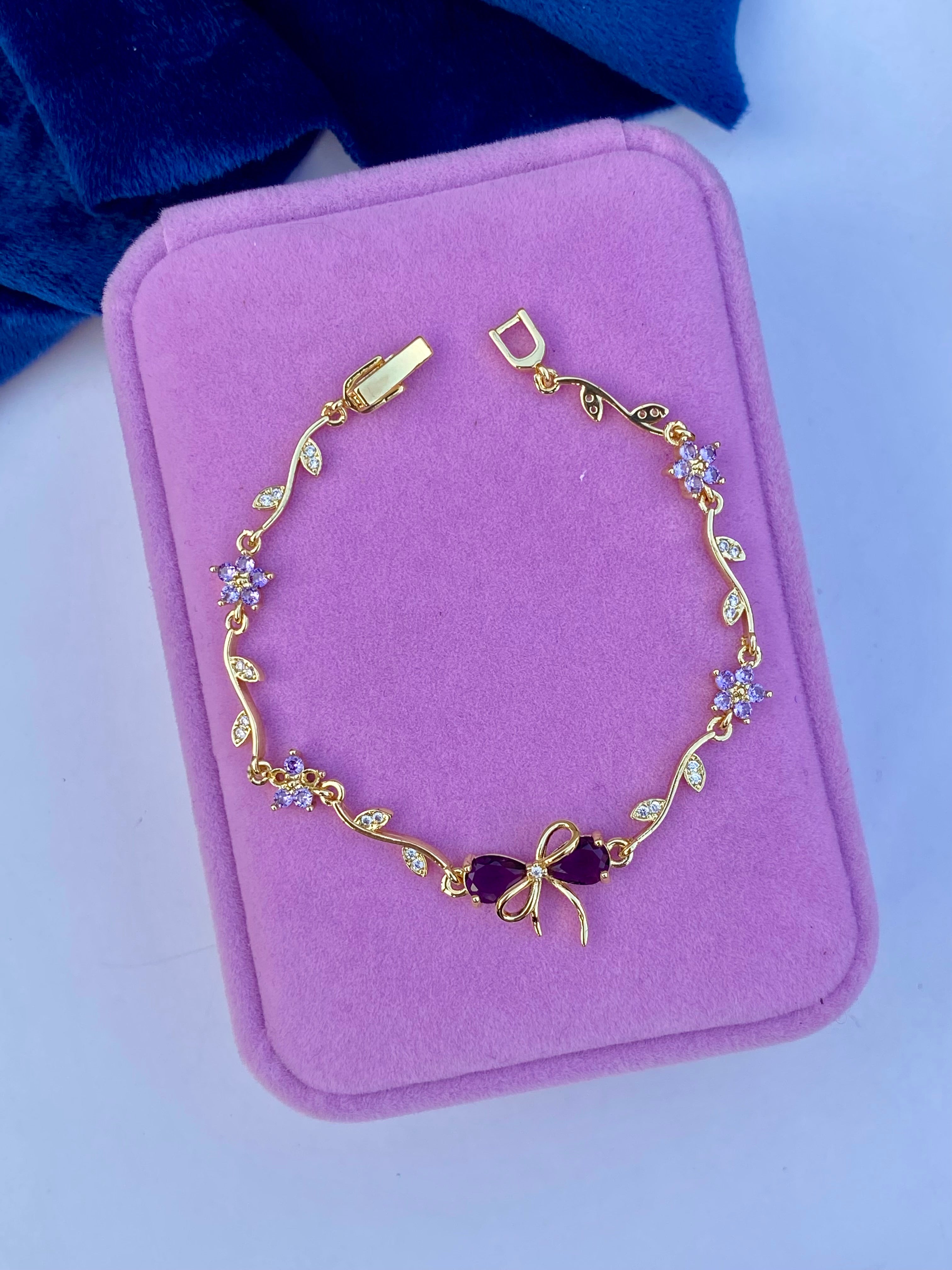 Bow bracelet