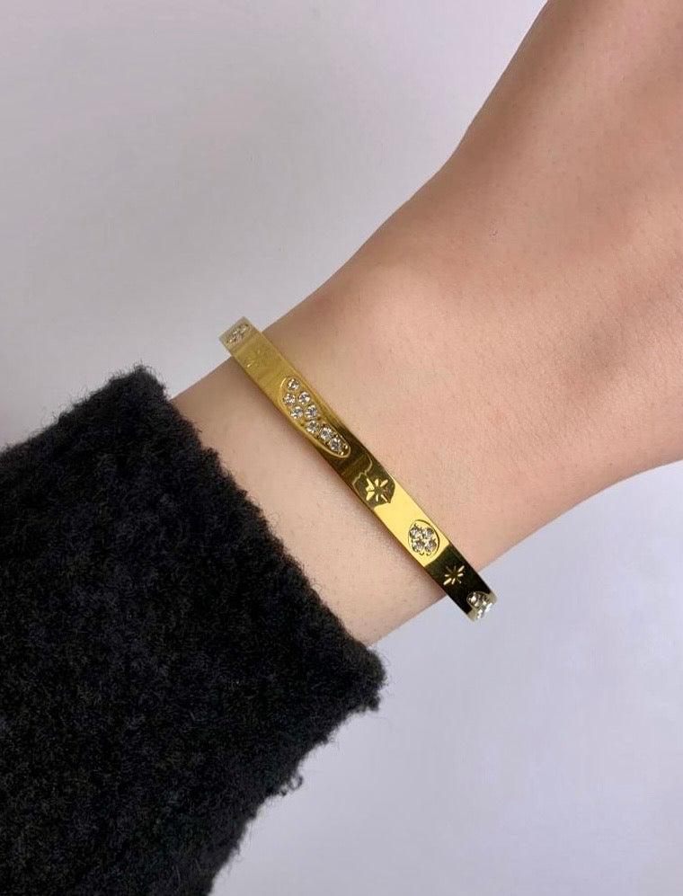 ‎ stars gold bracelet