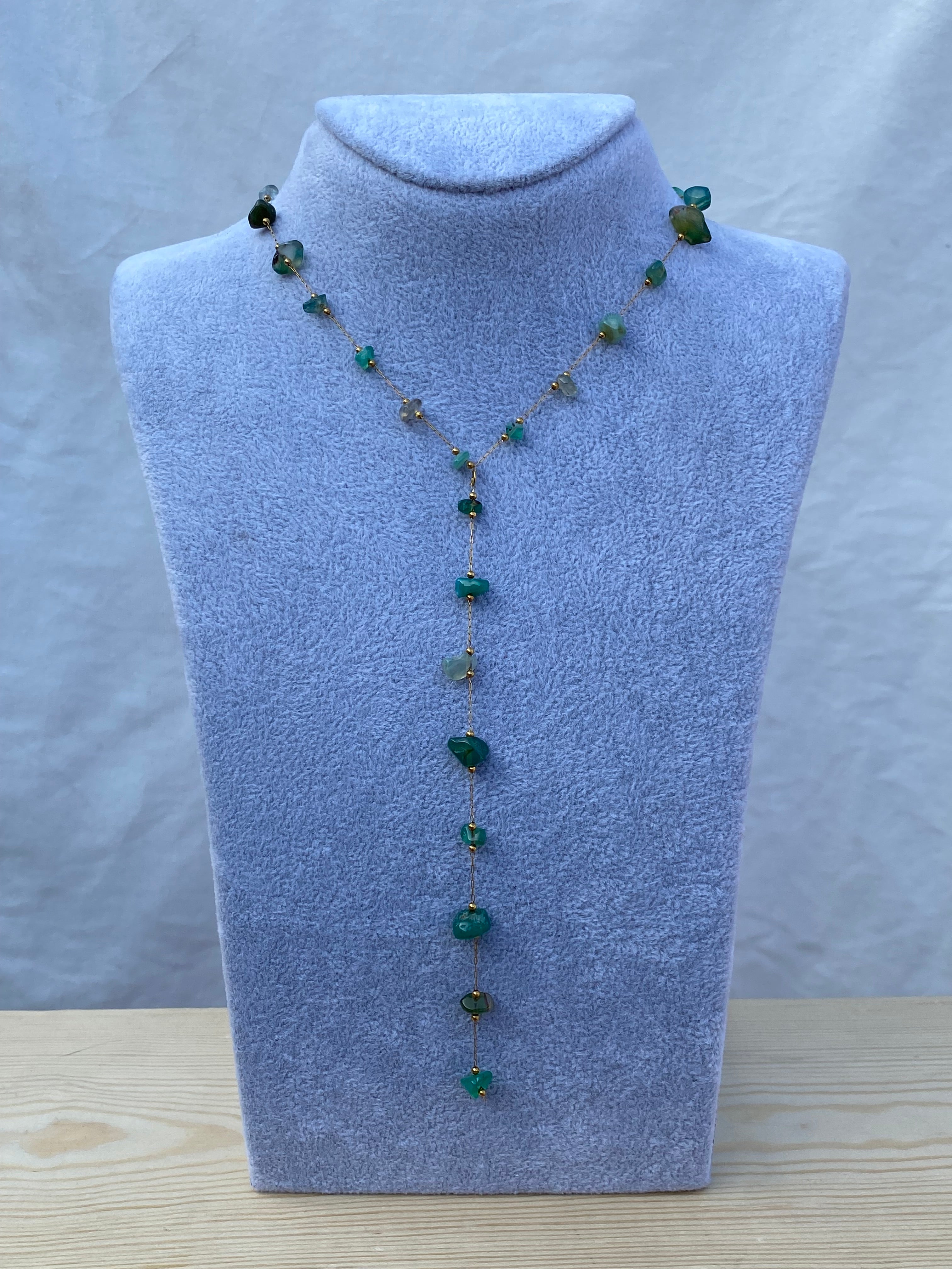 Natural green stones drop necklace