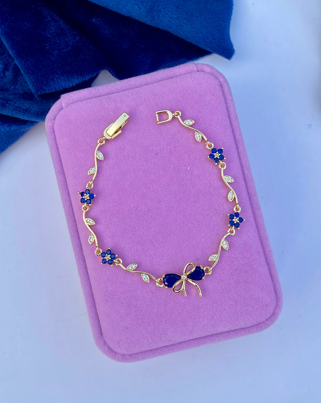 Bow bracelet