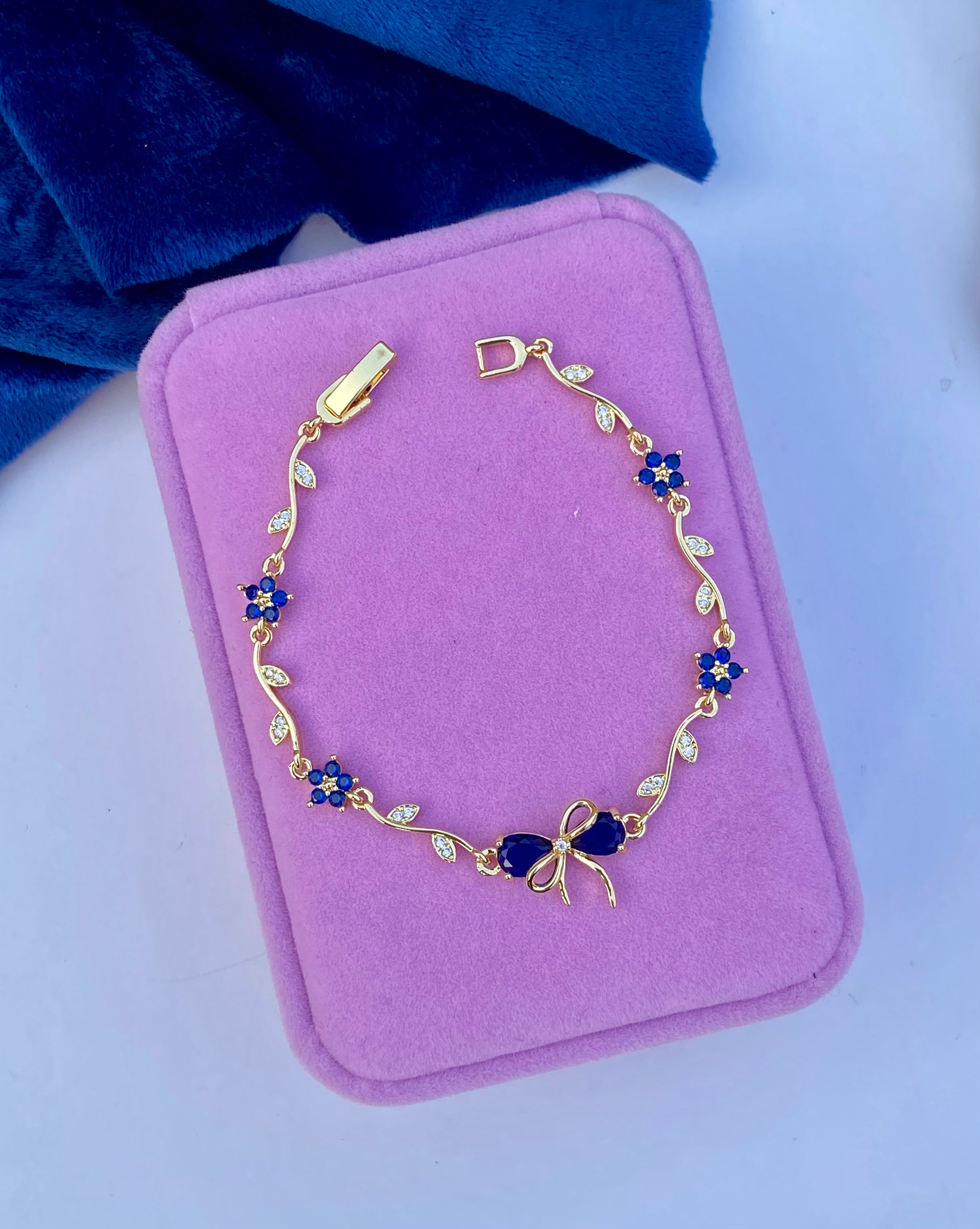 Bow bracelet