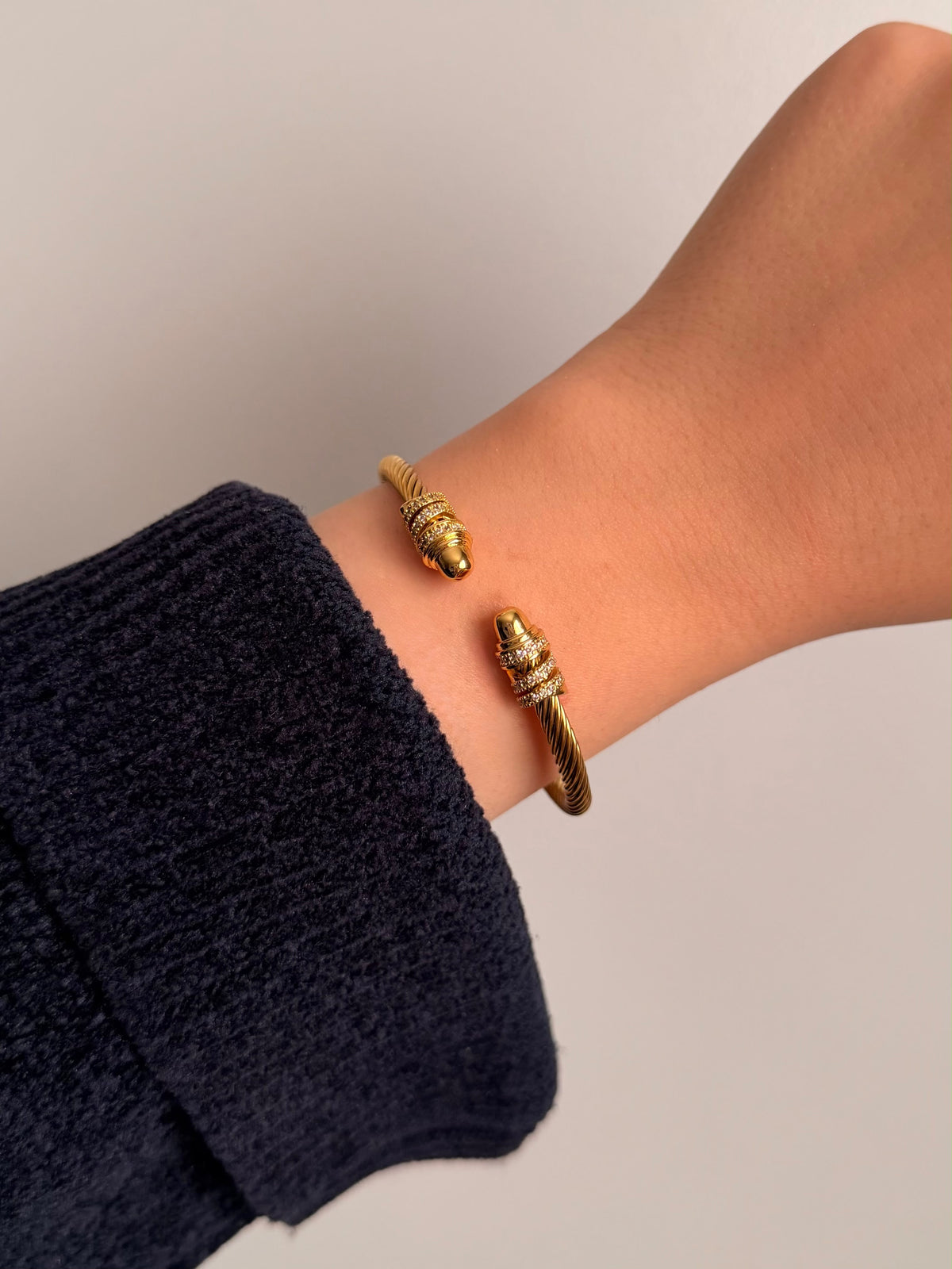 DIAMOND ARROWS BANGLE