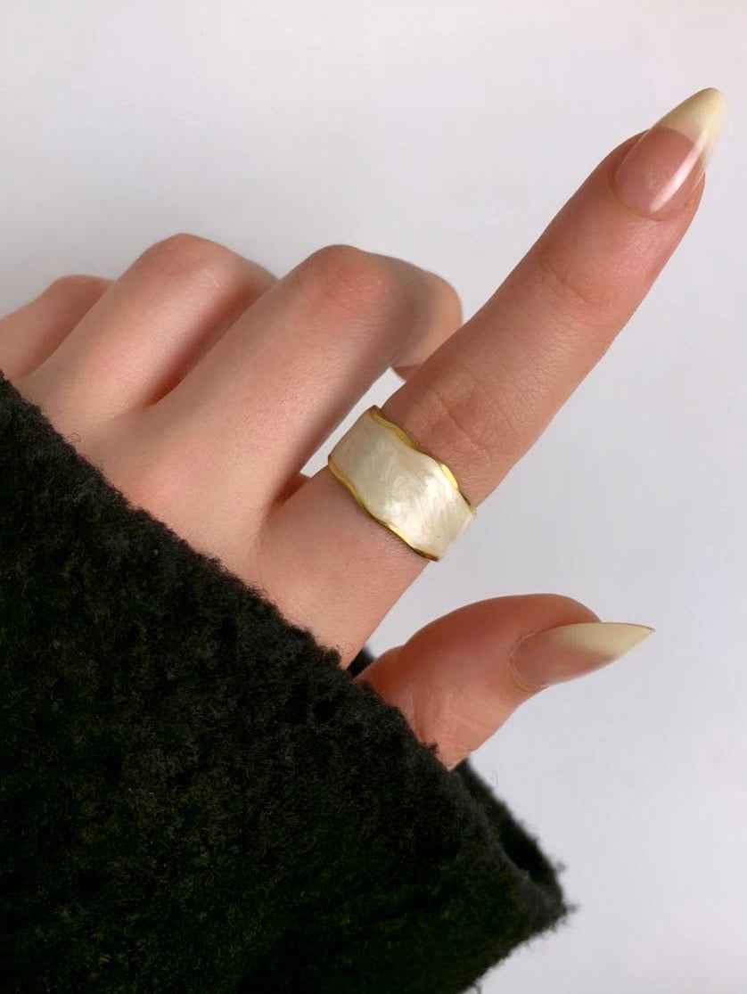 Pearl Glow Ring