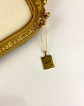 حُب necklace
