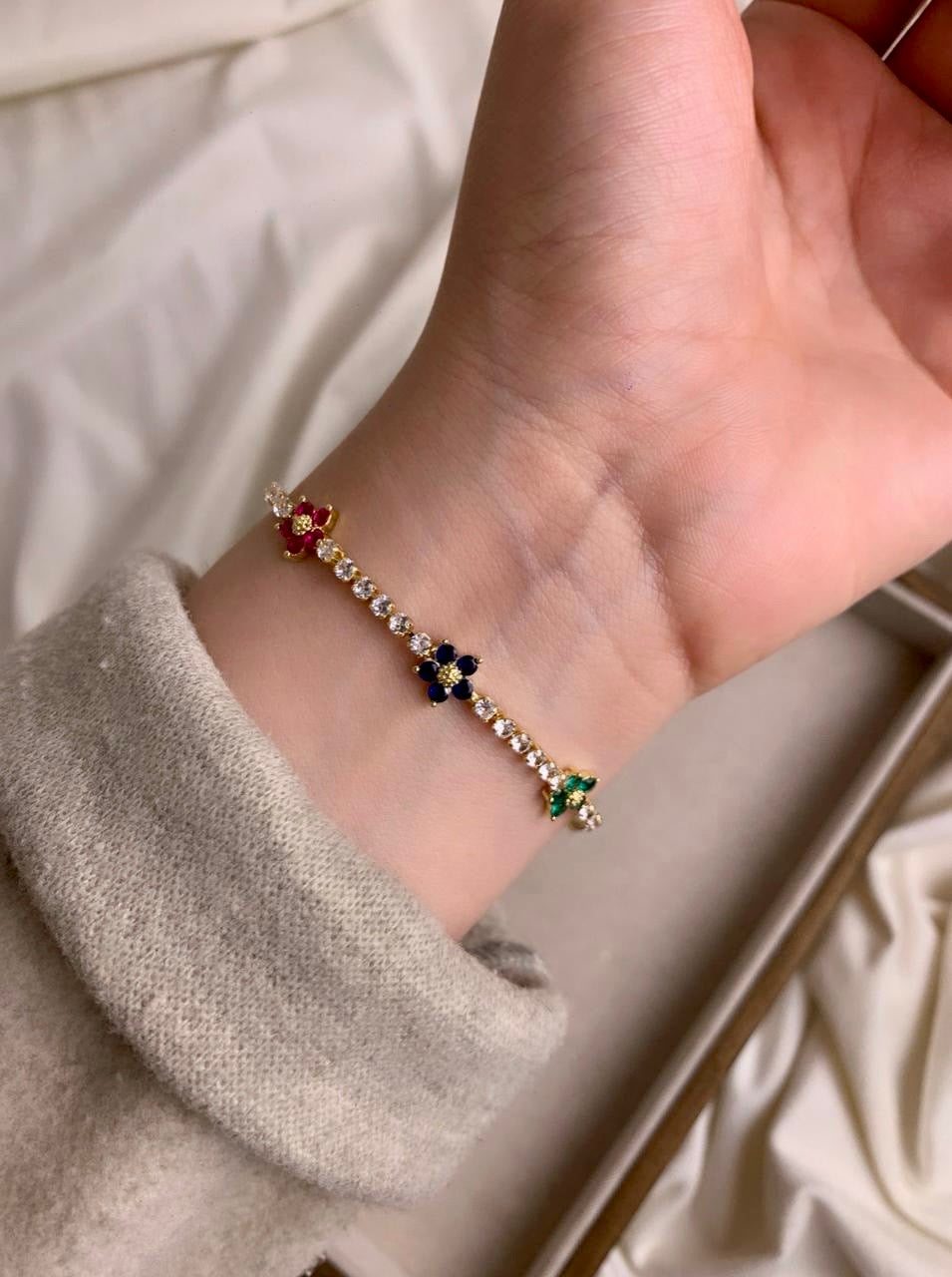 Flower tennis bracelet