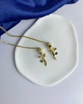Gold rose necklace